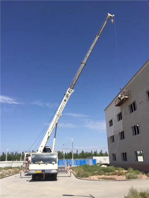 宣州区“轻装强干”—— 吊车的 “轻量化臂架” 技术